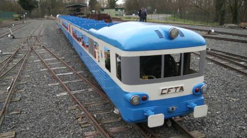 Autorail bleu